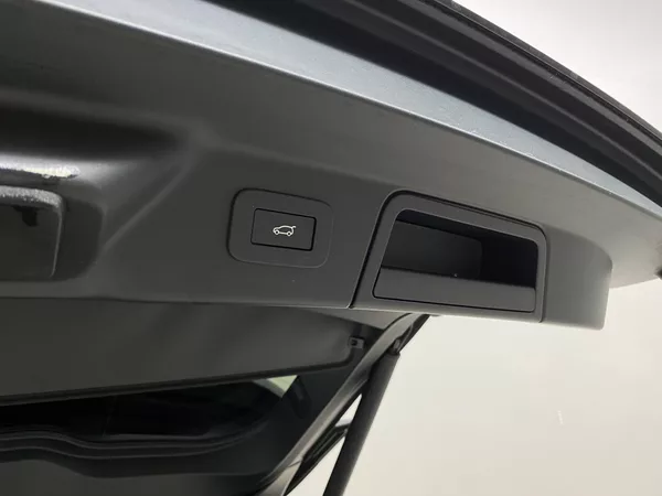 Land Rover Range Rover Velar D200 SE R-DYNAMIC AWD AUT - foto 8