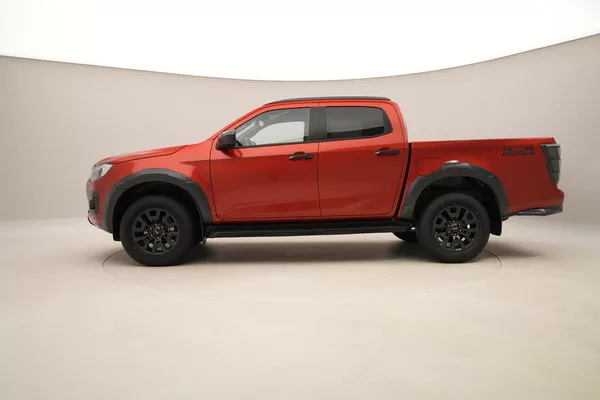 Isuzu D-Max Double Cab 2,2 V-Cross 4x4 AUT - foto 2