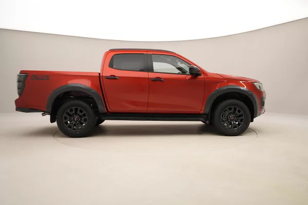 Isuzu D-Max Double Cab 2,2 V-Cross 4x4 AUT - foto 6
