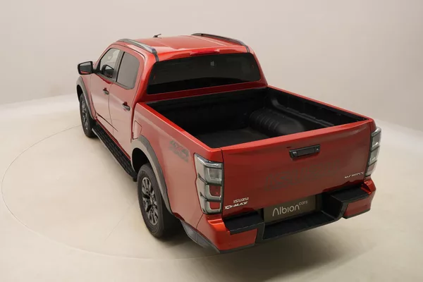 Isuzu D-Max Double Cab 2,2 V-Cross 4x4 AUT - foto 9