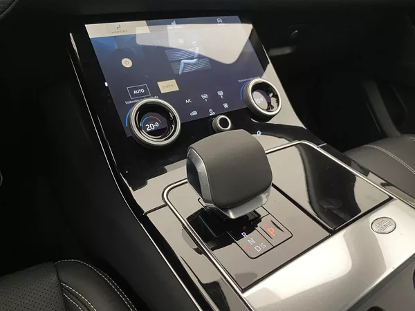 Land Rover Range Rover Velar D200 SE R-DYNAMIC AWD AUT - foto 25