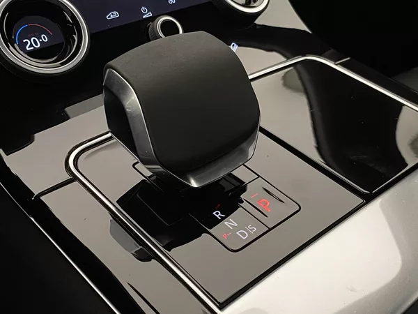Land Rover Range Rover Velar D200 SE R-DYNAMIC AWD AUT - foto 26