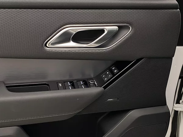 Land Rover Range Rover Velar D200 SE R-DYNAMIC AWD AUT - foto 27