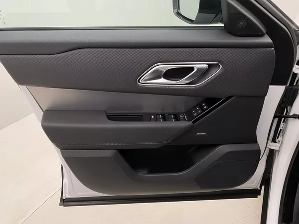 Land Rover Range Rover Velar D200 SE R-DYNAMIC AWD AUT - foto 7