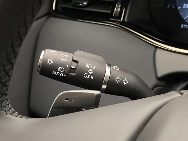 Land Rover Range Rover Evoque D165 R-DYNAMIC SE AWD AUT - foto 8