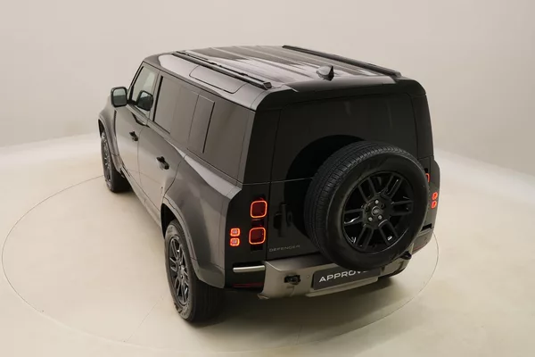 Land Rover Defender 110 D300 X-DYNAMIC SE AWD CZ - foto 17