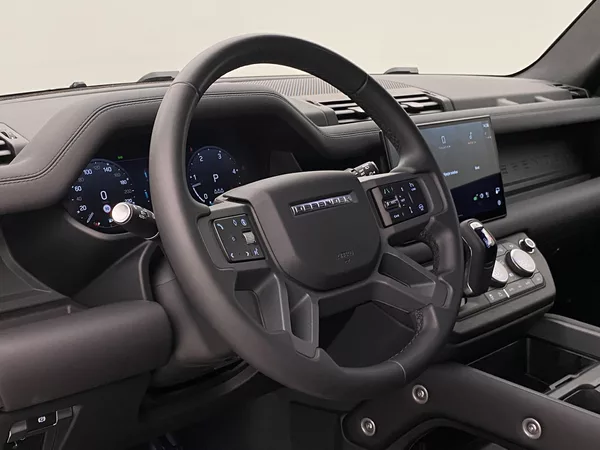 Land Rover Defender 110 D300 X-DYNAMIC SE AWD CZ - foto 18