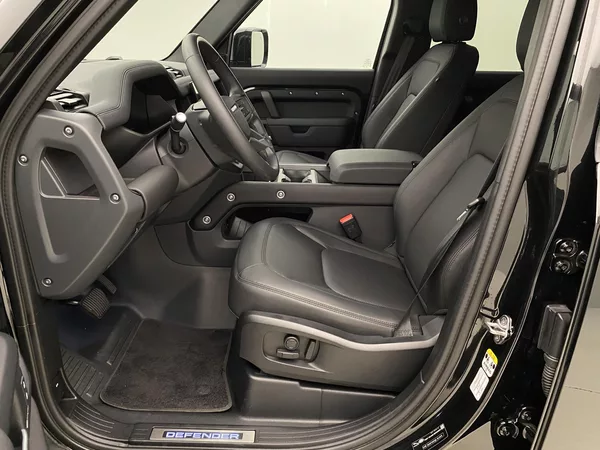Land Rover Defender 110 D300 X-DYNAMIC SE AWD CZ - foto 3