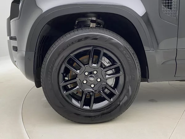 Land Rover Defender 110 D300 X-DYNAMIC SE AWD CZ - foto 32
