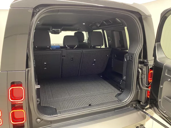 Land Rover Defender 110 D300 X-DYNAMIC SE AWD CZ - foto 6