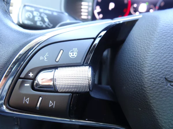 Škoda Karoq 1.5TSi DSG taž.zař. Style plus - foto 17