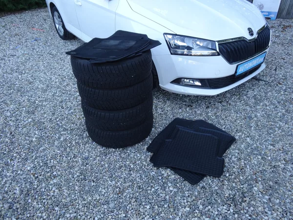 Škoda Fabia Kombi 1.0TSi Ambi. zimní pneu - foto 3