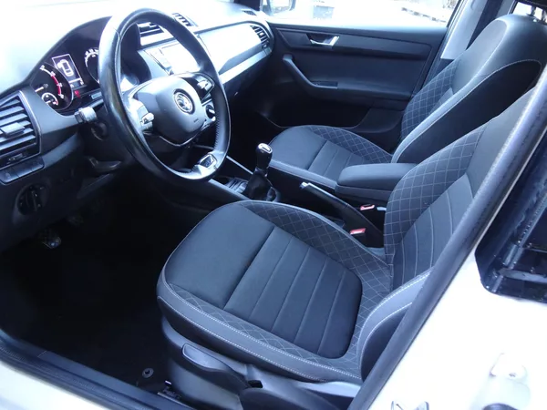 Škoda Fabia Kombi 1.0TSi Ambi. zimní pneu - foto 4