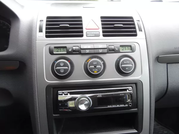 Volkswagen Touran 1.4TSi Style - foto 11