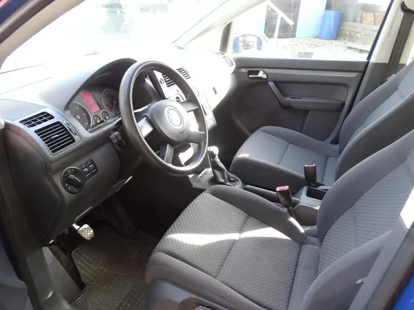 Volkswagen Touran 1.9 TDi Taž.zař. Plná nádrž - foto 2