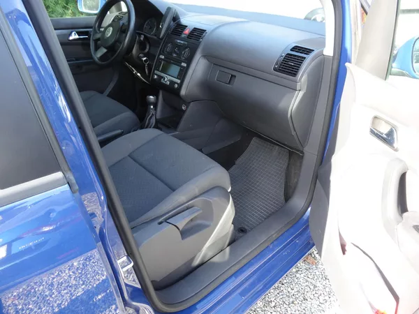 Volkswagen Touran 1.9 TDi Taž.zař. Plná nádrž - foto 4