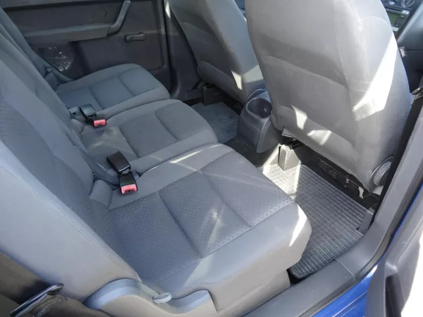 Volkswagen Touran 1.9 TDi Taž.zař. Plná nádrž - foto 5
