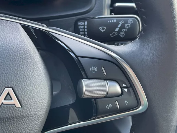 Škoda Karoq 1.5 TSI 110 kW Top Selection - foto 11