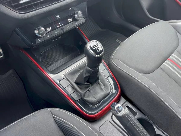 Škoda Fabia 1.0 TSI 81kW Monte Carlo - foto 12