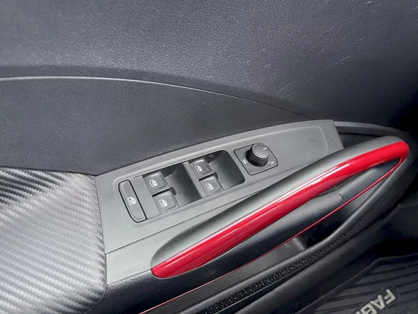 Škoda Fabia 1.0 TSI 81kW Monte Carlo - foto 21