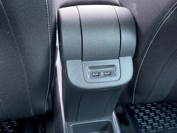 Škoda Fabia 1.0 TSI 70kW Ambition Plus - foto 27