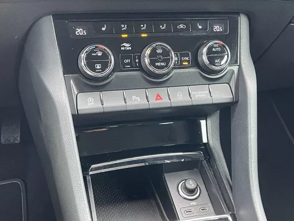 Škoda Karoq 1.5 TSI 110 kW Style Plus - foto 14