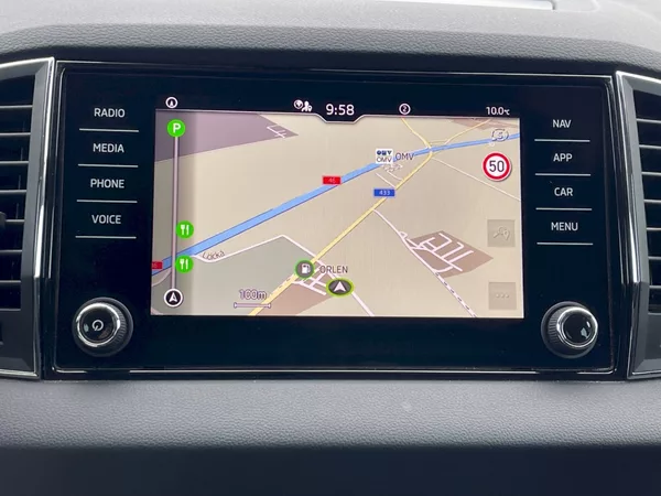 Škoda Karoq 1.5 TSI 110 kW Style Plus - foto 15