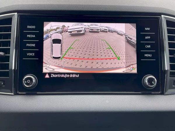 Škoda Karoq 1.5 TSI 110 kW Style Plus - foto 16