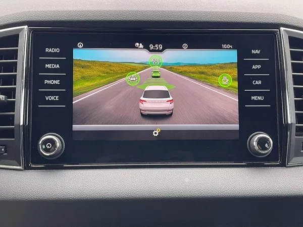 Škoda Karoq 1.5 TSI 110 kW Style Plus - foto 18