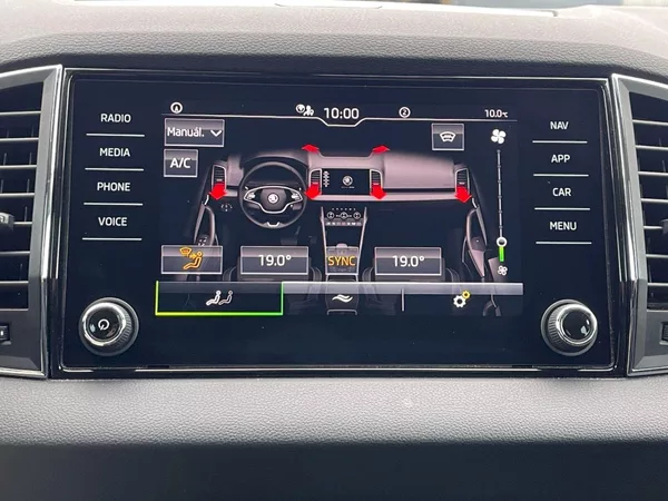 Škoda Karoq 1.5 TSI 110 kW Style Plus - foto 20