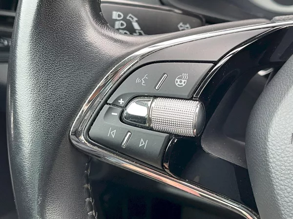 Škoda Karoq 1.5 TSI 110 kW Style Plus - foto 8