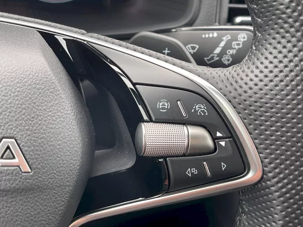 Škoda Karoq 1.5 TSI 110 kW DSG SportLine - foto 11