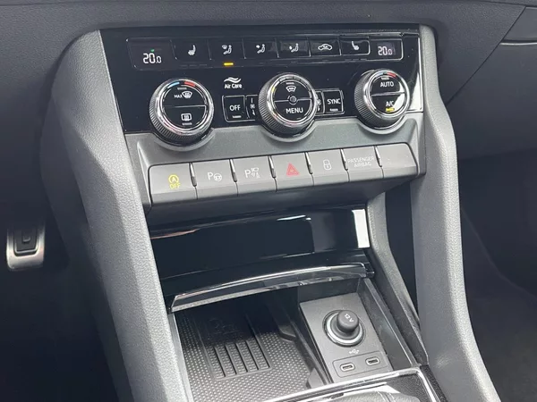 Škoda Karoq 1.5 TSI 110 kW DSG SportLine - foto 14
