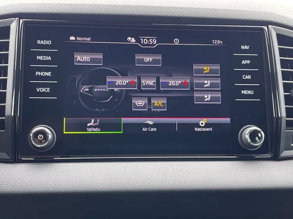 Škoda Karoq 1.5 TSI 110 kW DSG SportLine - foto 21