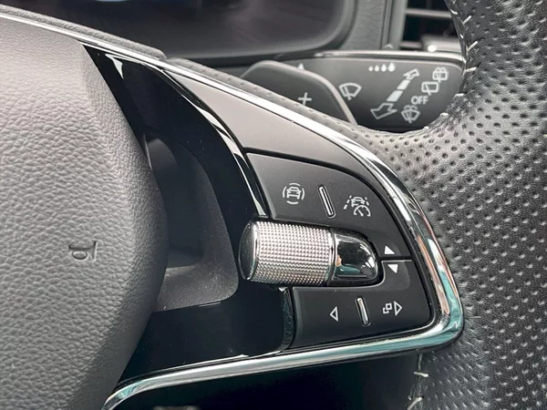 Škoda Karoq 2.0 TDI 110kW SportLine Exclus - foto 11