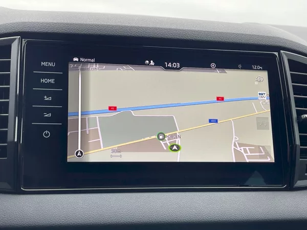 Škoda Karoq 2.0 TDI 110kW SportLine Exclus - foto 14