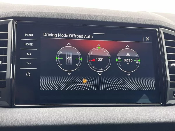 Škoda Karoq 2.0 TDI 110kW SportLine Exclus - foto 18