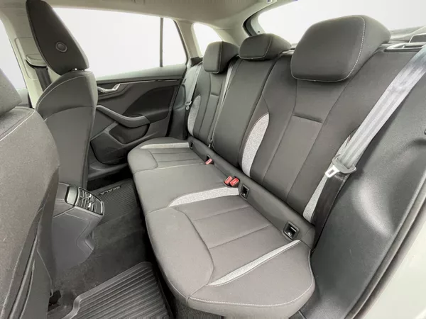 Škoda Scala 1.0 TSI 85kW Selection - foto 23