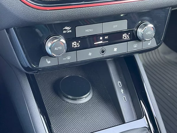 Škoda Kamiq 1.0 TSI 85 kW DSG Monte Carlo - foto 14