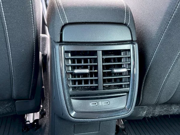 Škoda Kamiq 1.0 TSI 85 kW DSG Monte Carlo - foto 26