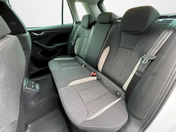 Škoda Kamiq 1.0 TSI 81 kW DSG Style Plus - foto 25