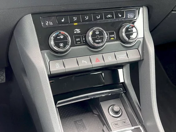 Škoda Karoq 1.5 TSI 110kW DSG Style Plus - foto 13