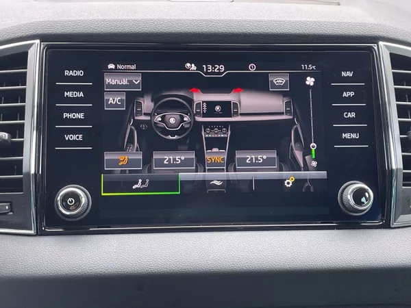 Škoda Karoq 1.5 TSI 110kW DSG Style Plus - foto 18