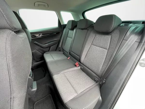 Škoda Karoq 1.6 TDI 85 kW Style Plus - foto 27