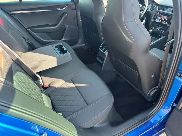 Škoda Octavia RS 2,0TDI 135Kw Challenge - foto 14