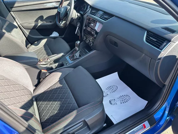 Škoda Octavia RS 2,0TDI 135Kw Challenge - foto 15