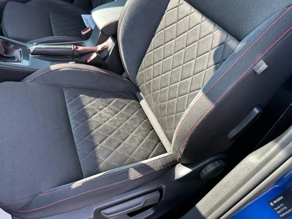 Škoda Octavia RS 2,0TDI 135Kw Challenge - foto 17