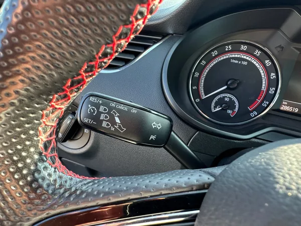 Škoda Octavia RS 2,0TDI 135Kw Challenge - foto 19