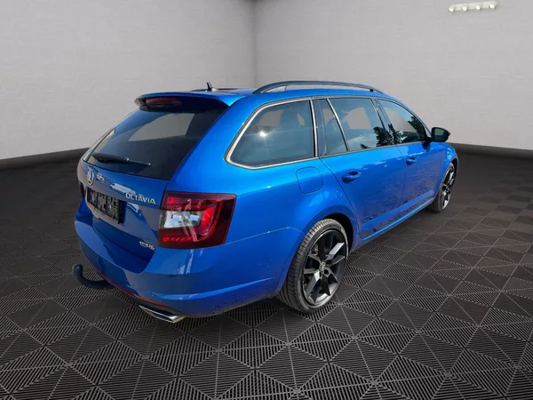 Škoda Octavia RS 2,0TDI 135Kw Challenge - foto 7