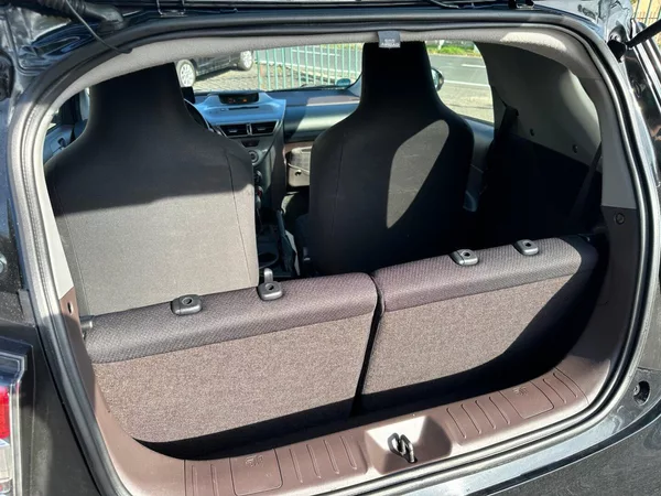 Toyota iQ 1,0 50Kw Automat - foto 12
